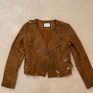 Size medium tan leather jacket from Q40